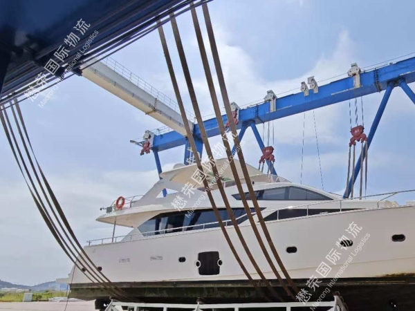 82 Feet - Monohull yacht